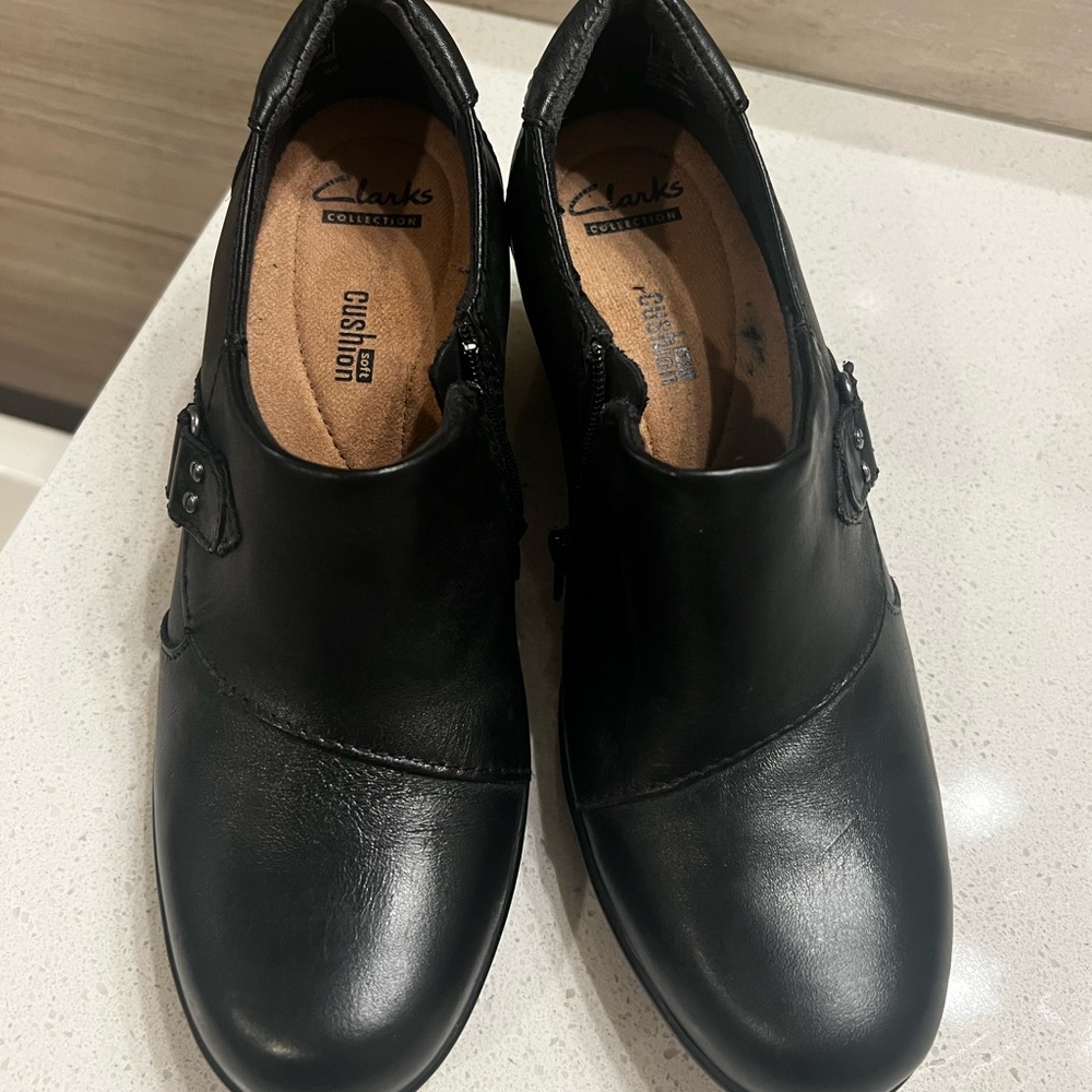 Clarks shoes size 6.5